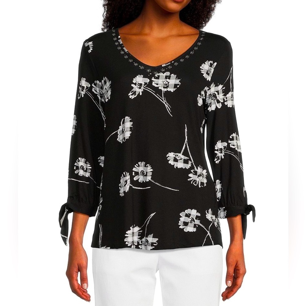 NWT- Alison Daley L/S V-neck floral print knit top